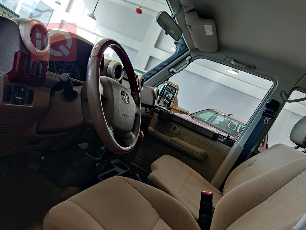 Toyota Land Cruiser 70